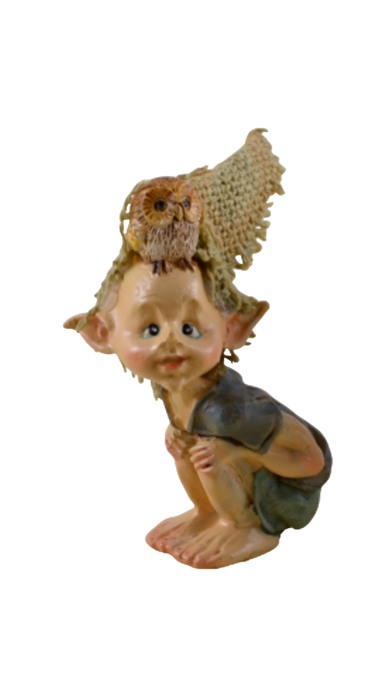 Pixie Figur Gnom Zwerg mit Eule auf dem Kopf Kobold